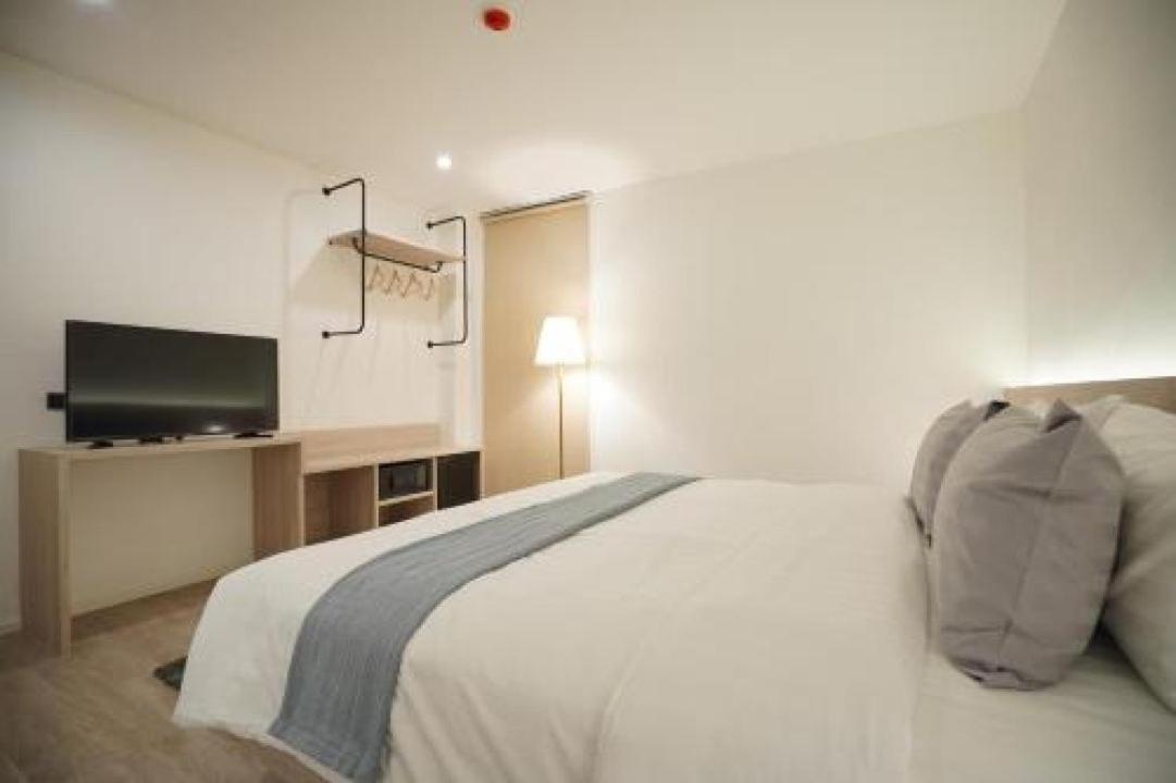 E11 Hotel - Bts Punnawithi Μπανγκόκ Εξωτερικό φωτογραφία